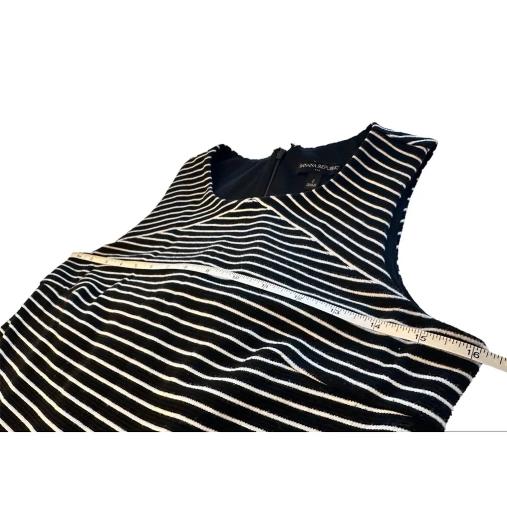 SOLD - Banana Republic Sheath Dress, Sleeveless Black & White Striped, size 2 - Picture 9 of 11